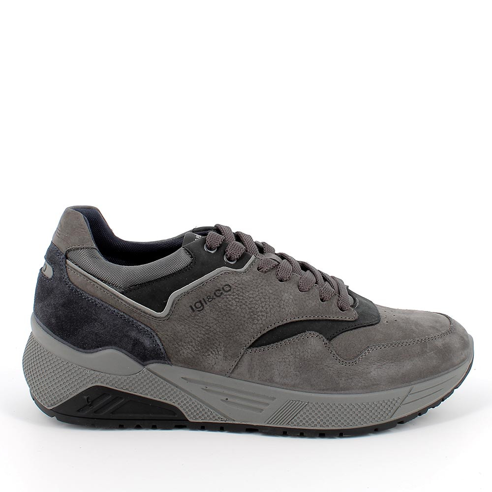 Casual store attitude shoes