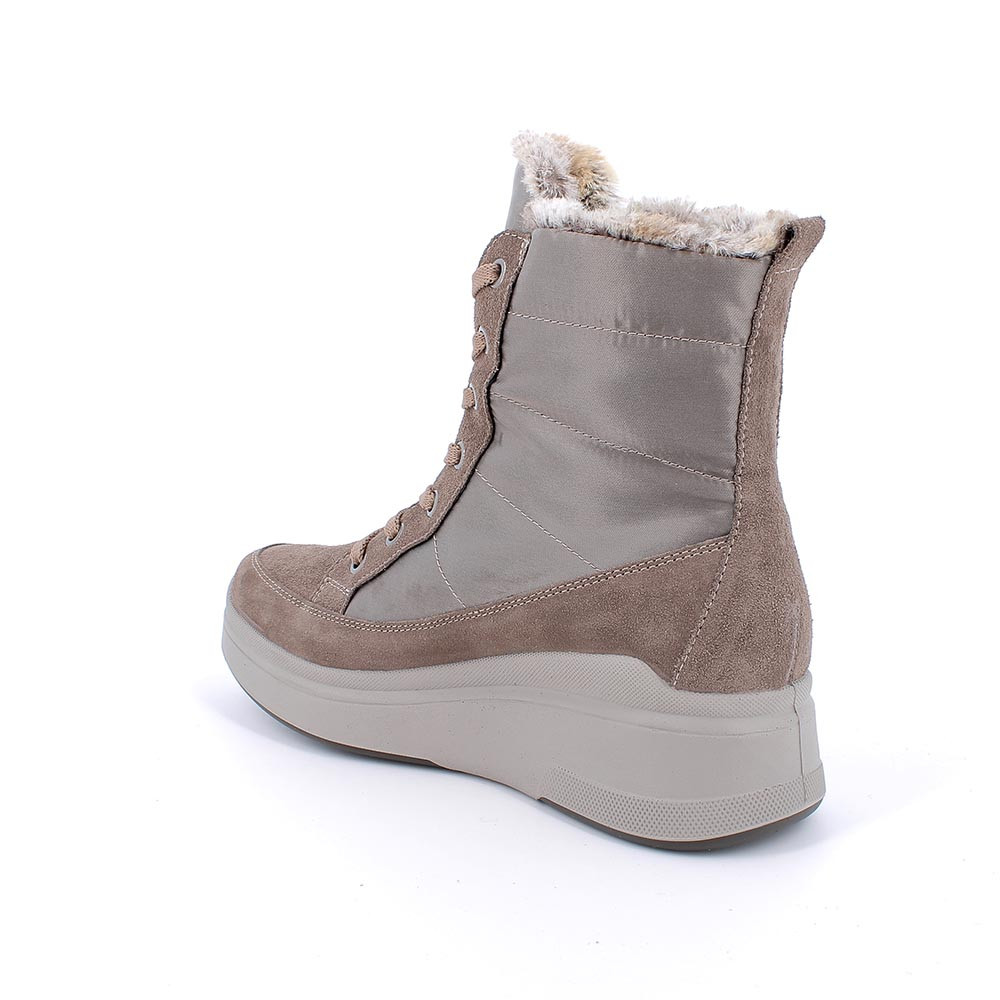 Clarks un hot sale orbit up boots