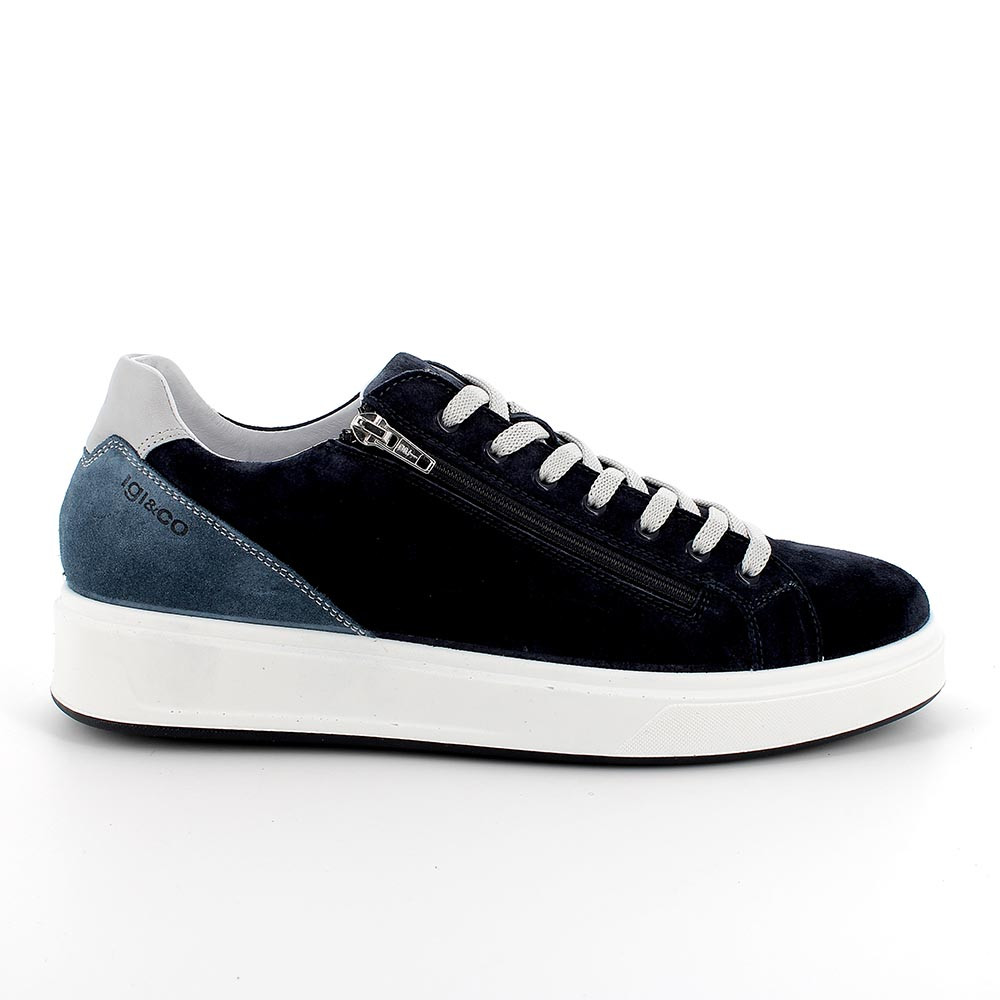 MAN SNEAKERS