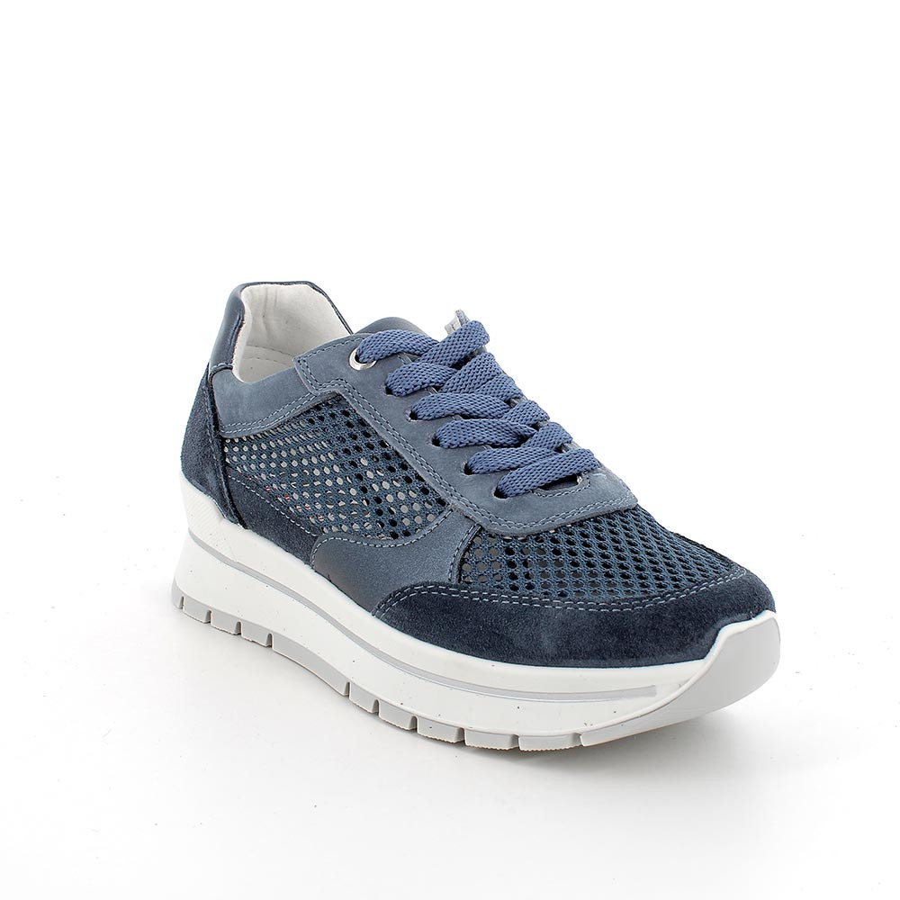 WOMAN SNEAKERS