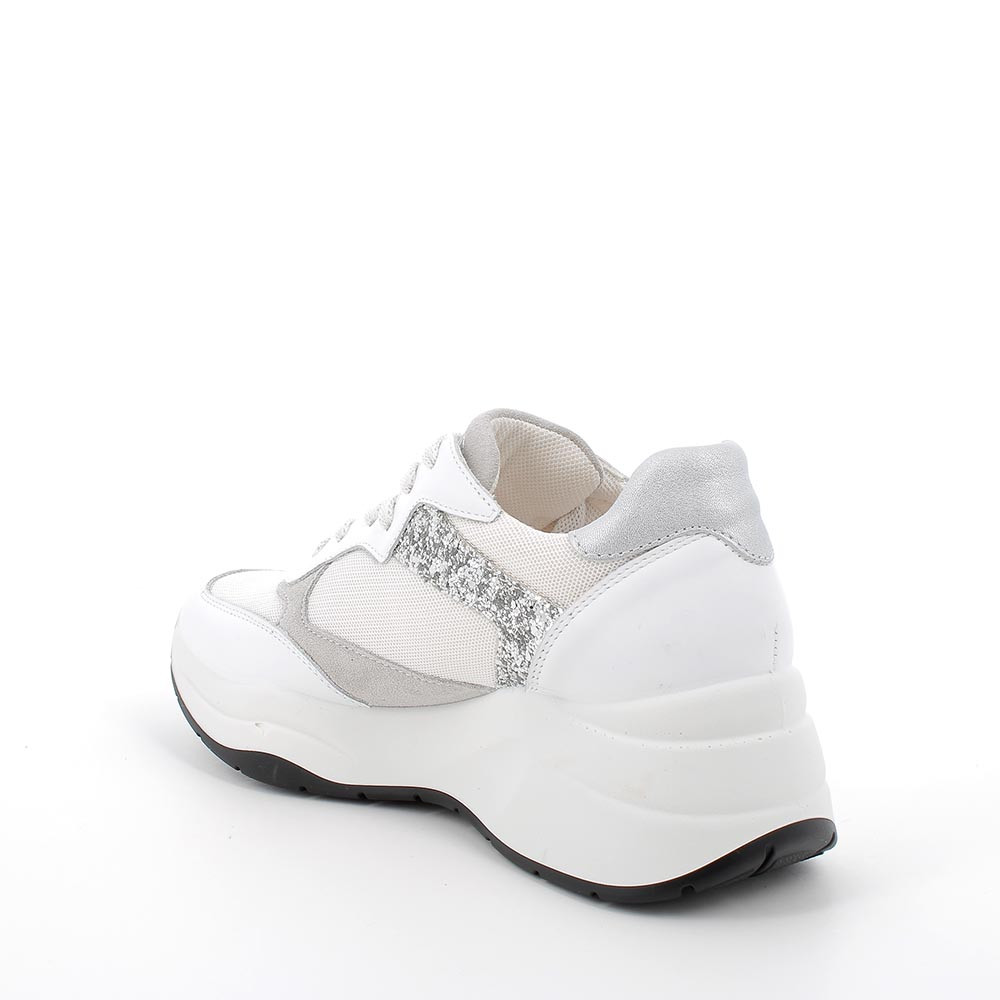 ZAPATILLAS DEPORTIVAS CON CU A