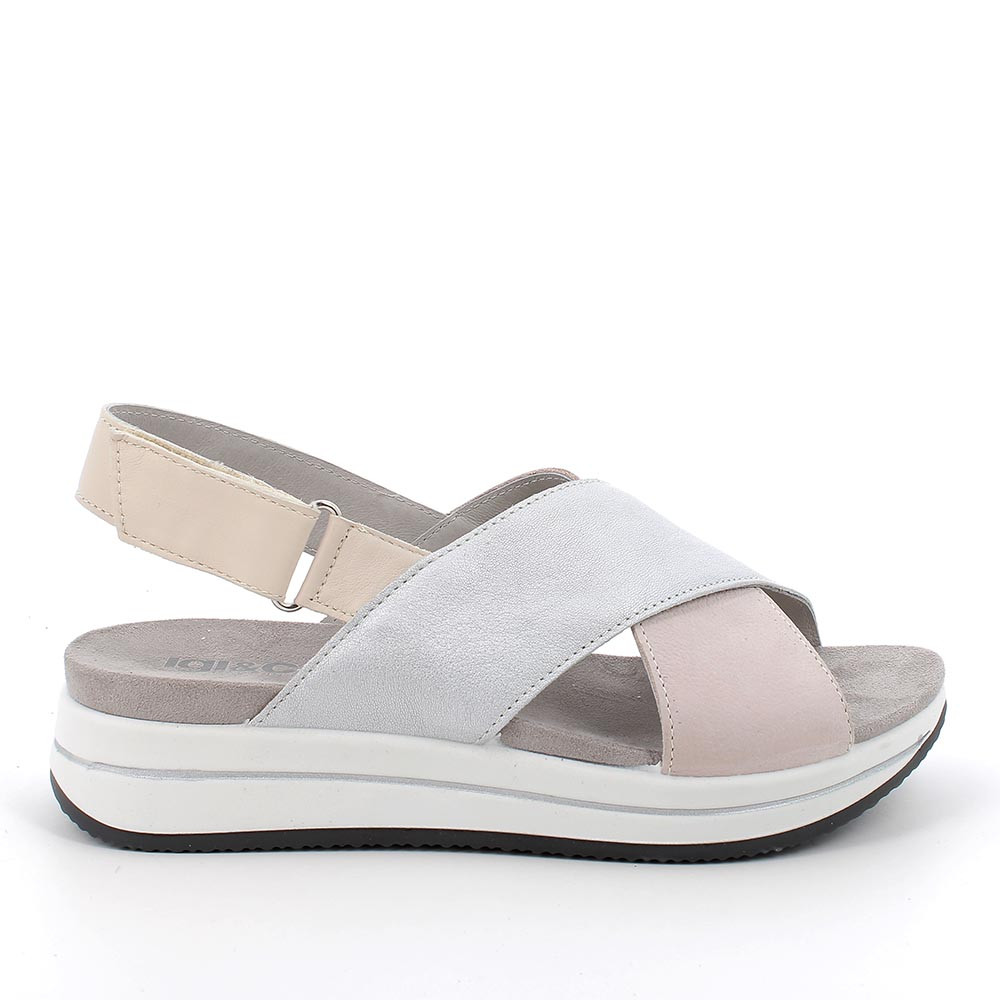 SANDALIAS CON CUNA