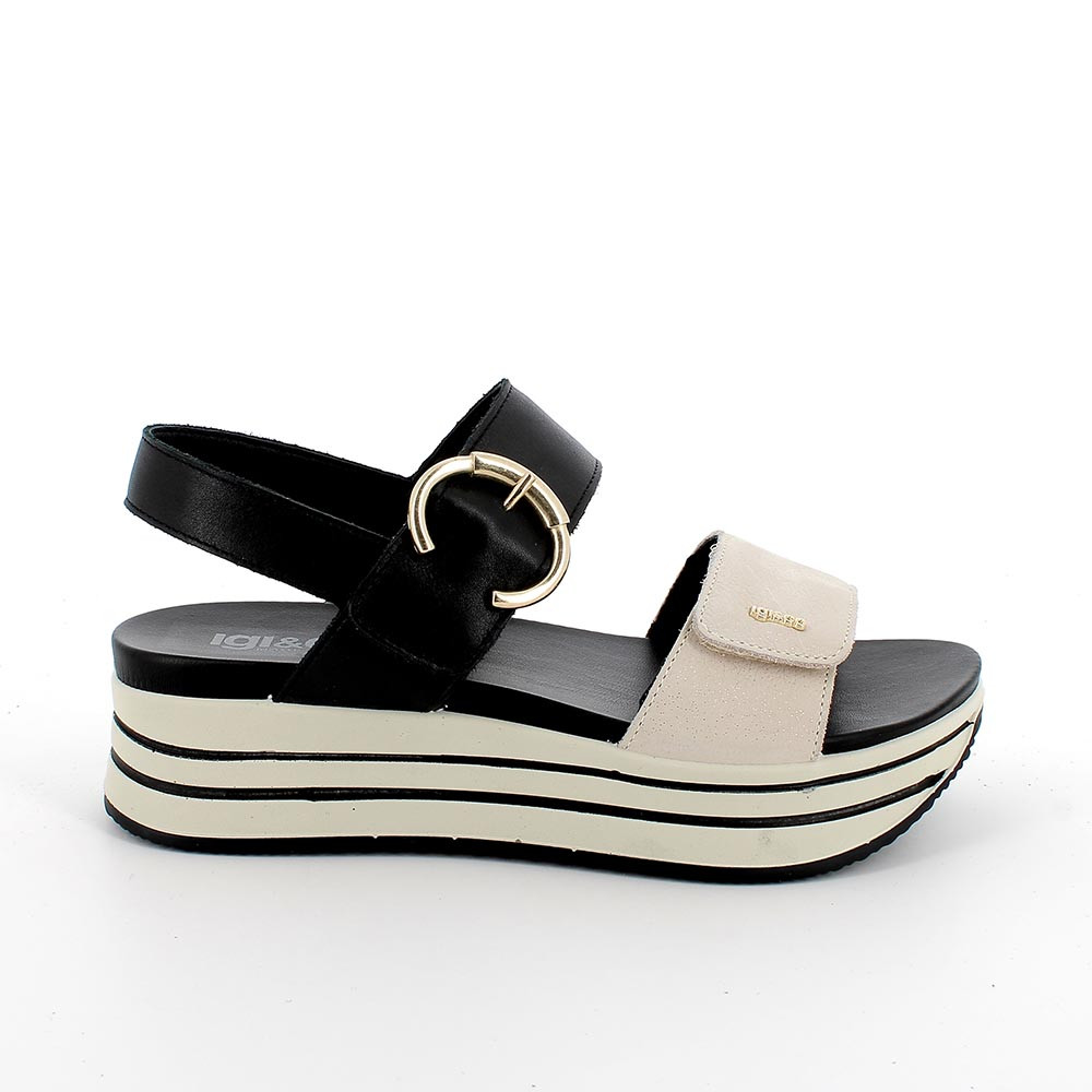 SANDALS WITH WEDGE