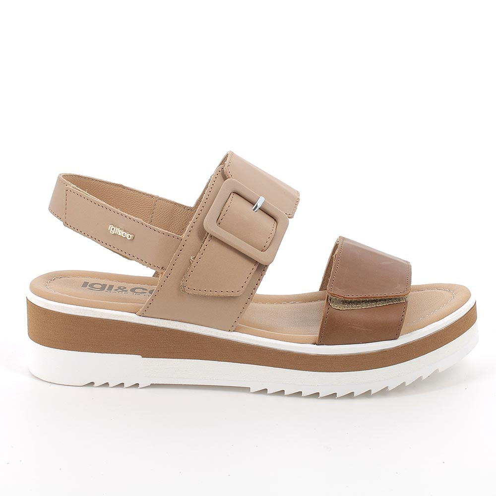 Quiz on sale wedge sandals