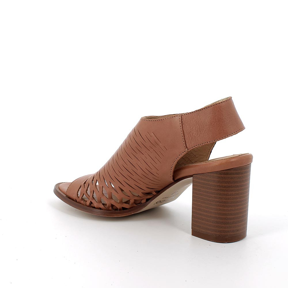Sandalo on sale cuoio tacco