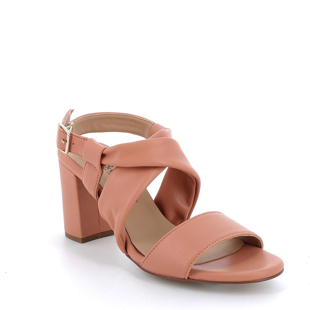Sandali con tacco indossati new arrivals