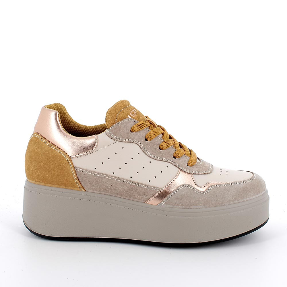 WOMAN SNEAKERS