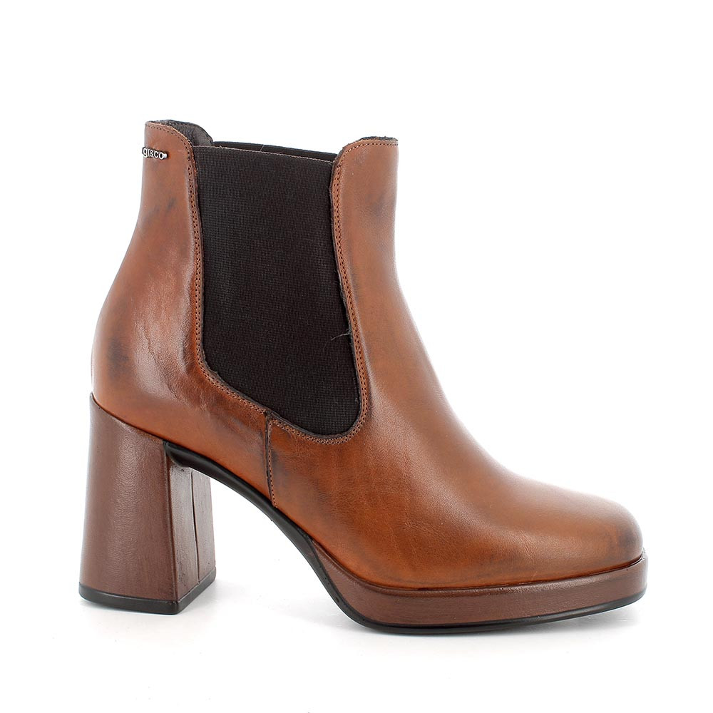 WOMAN ANKLE BOOTS