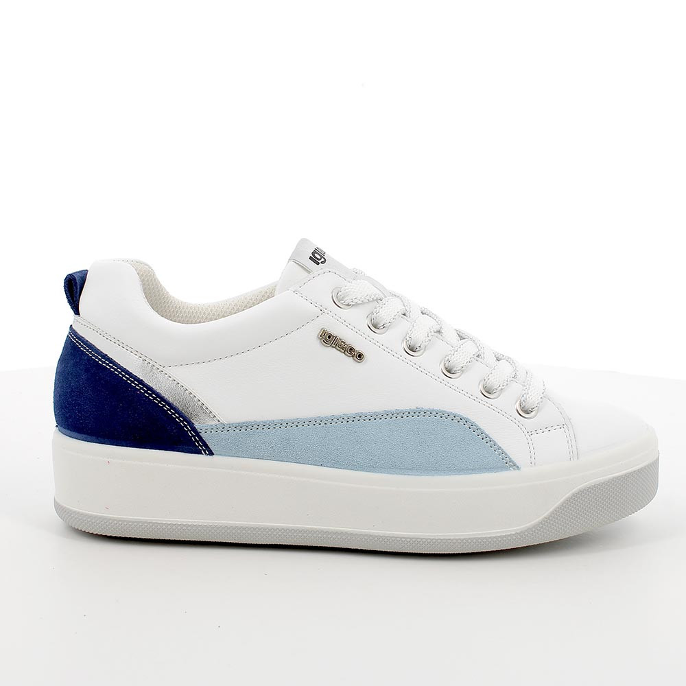 WOMAN SNEAKERS