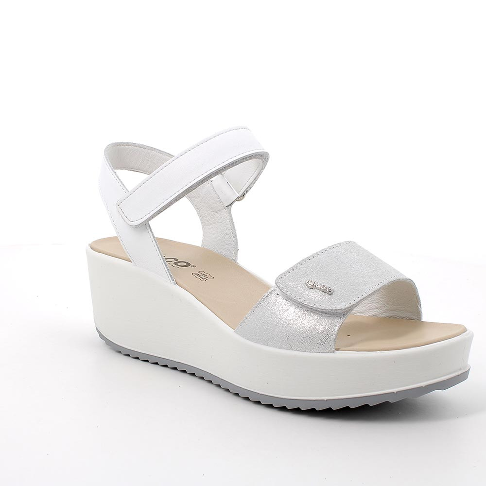 【関税&送料込】Off-White Sandal With Logo Off-White（サンダル）のフリマアイテム一覧