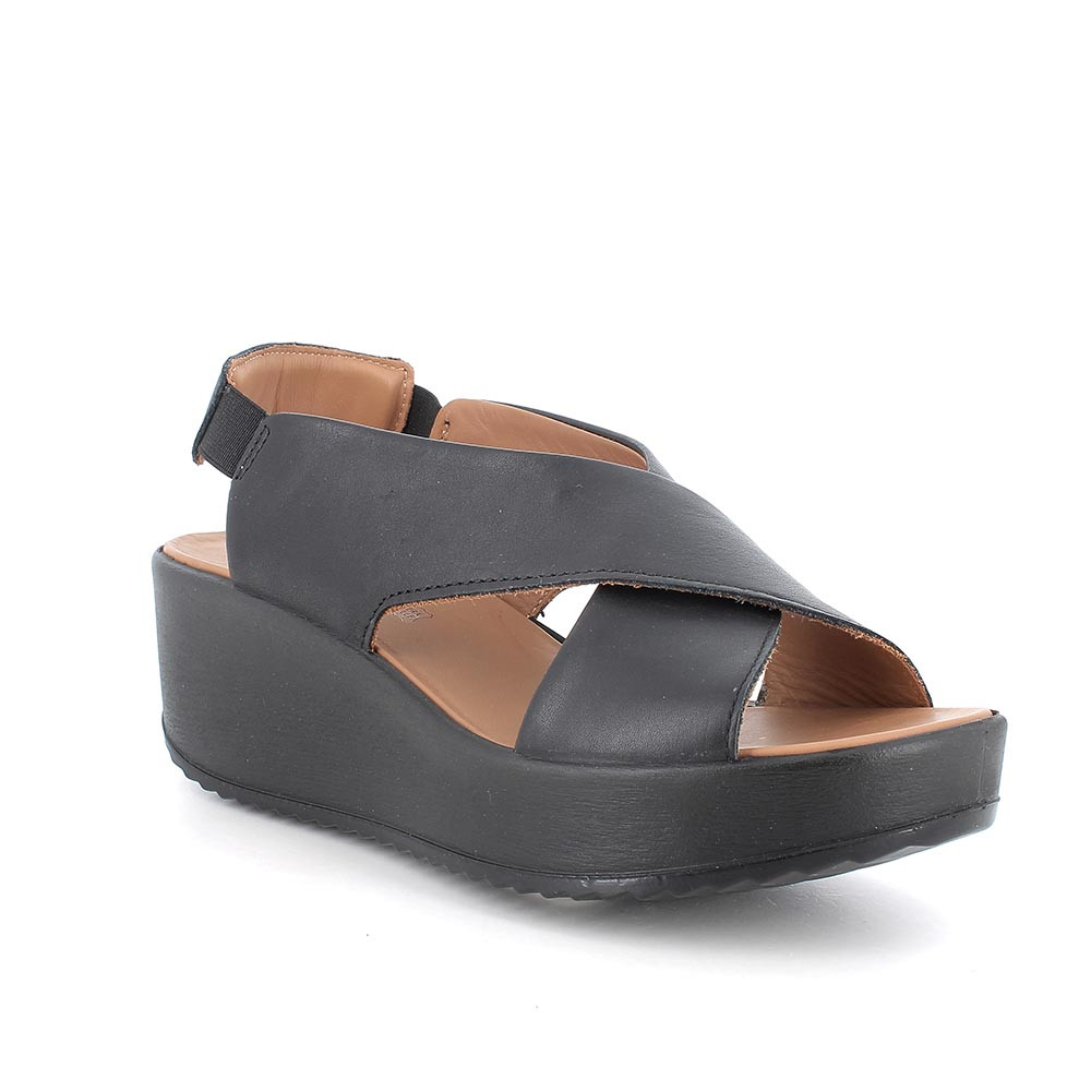 sandal with wedge in leather woman black