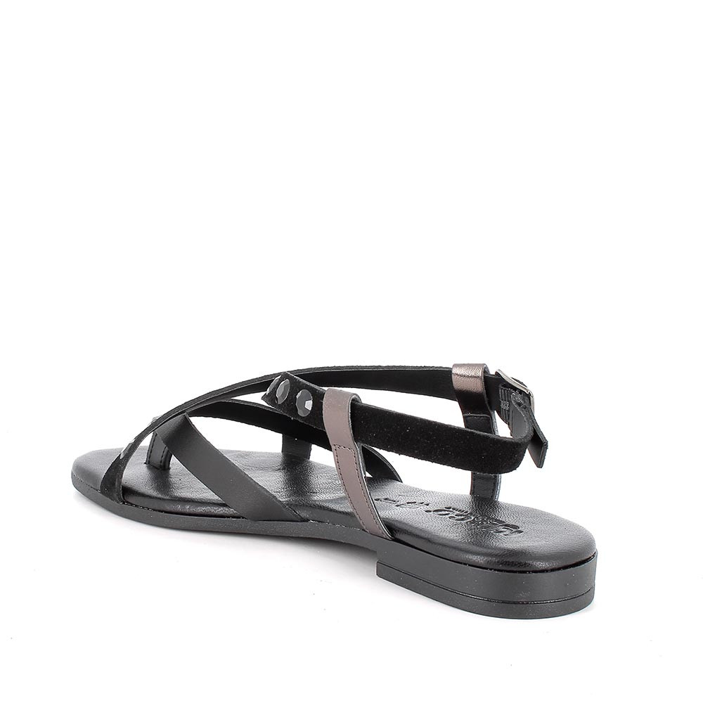 Decent sandals online