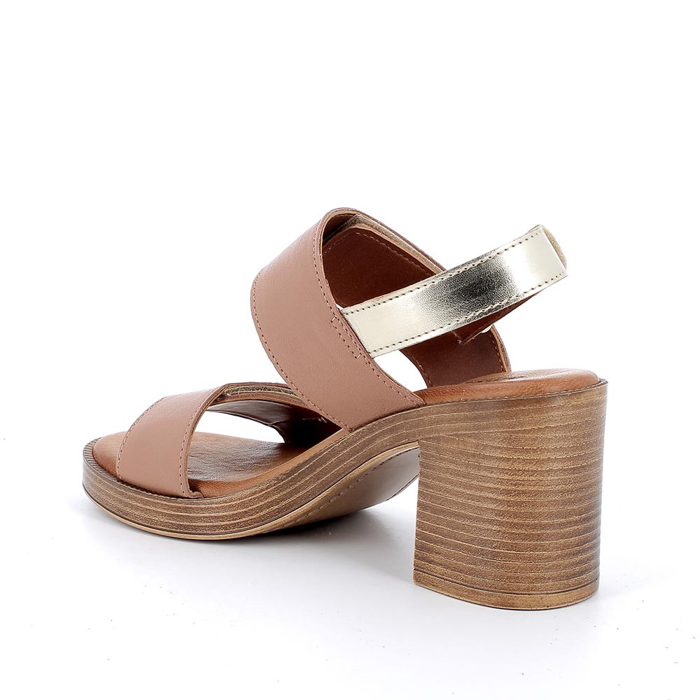 SANDALIAS CON TACON