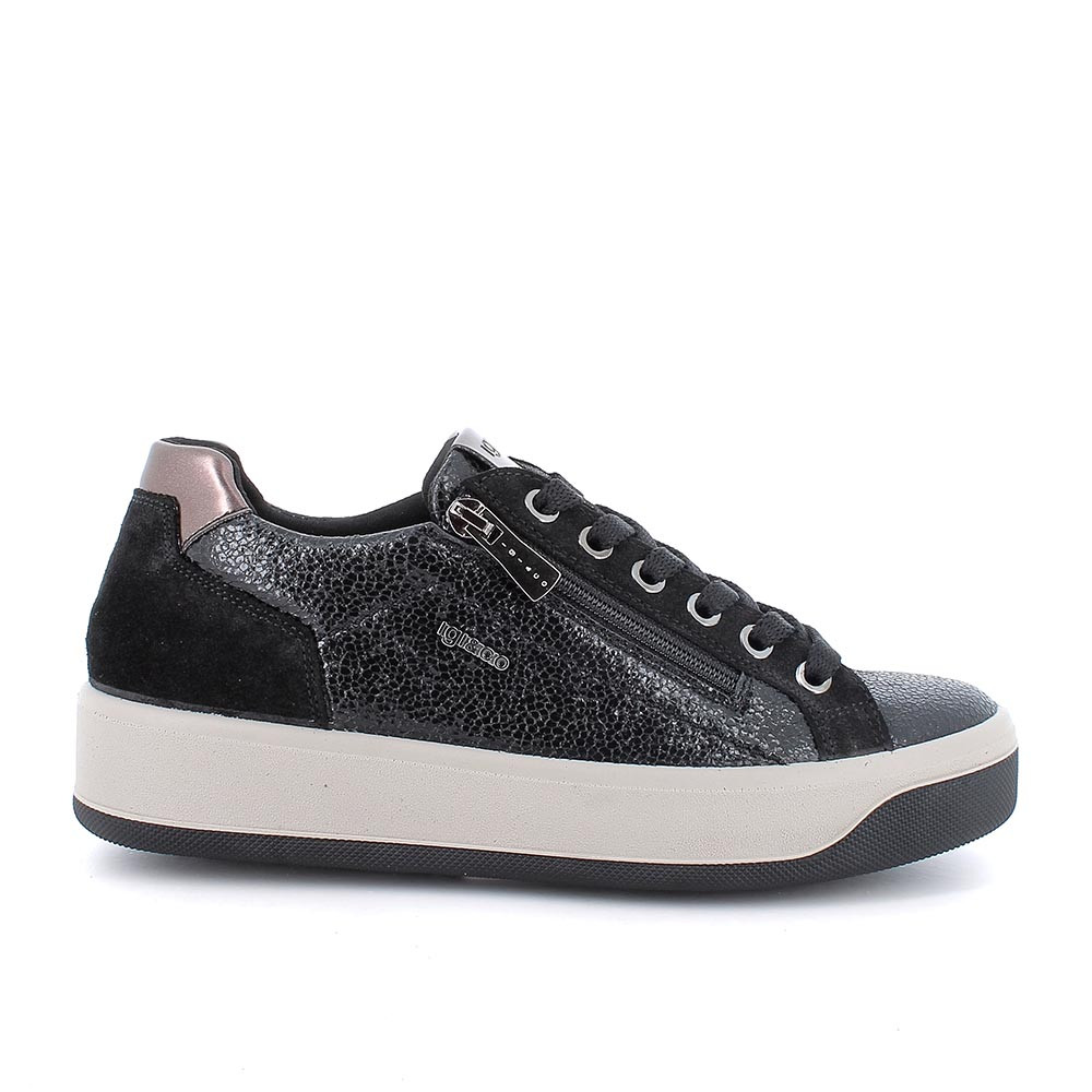 Sneakers in pelle da donna nero laminato