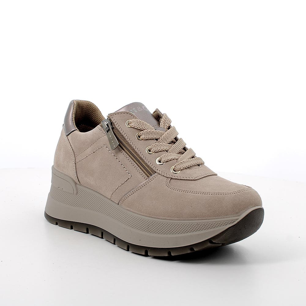 Sneakers con zeppa come indossare on sale