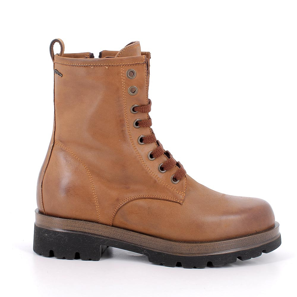 BOTAS&#x20;ANFIBIO&#x20;DE&#x20;SE&#xD1;ORA,&#x20;CON&#x20;TAC&#xD3;N