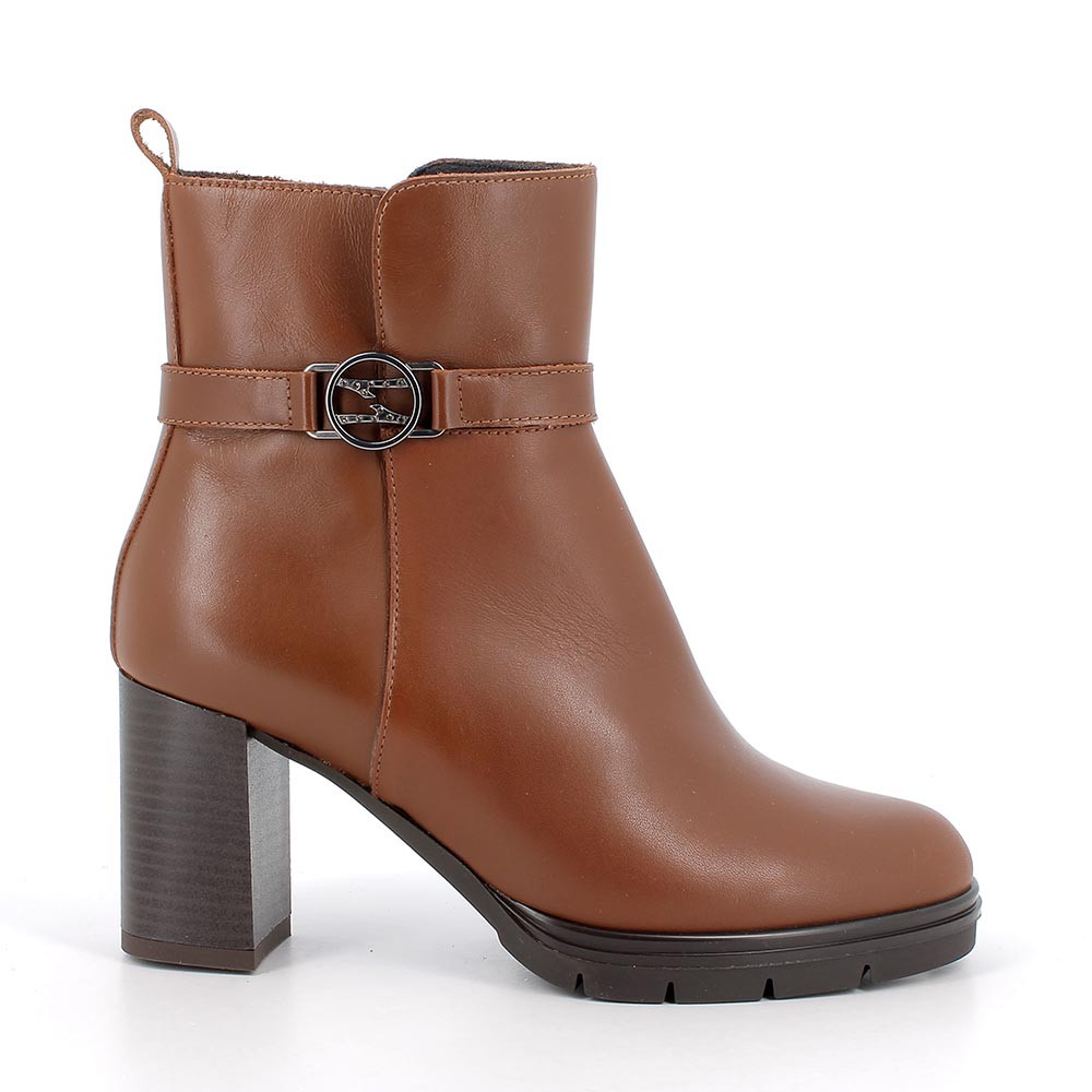 BOTINES&#x20;CON&#x20;TAC&#xD3;N&#x20;DE&#x20;SE&#xD1;ORA