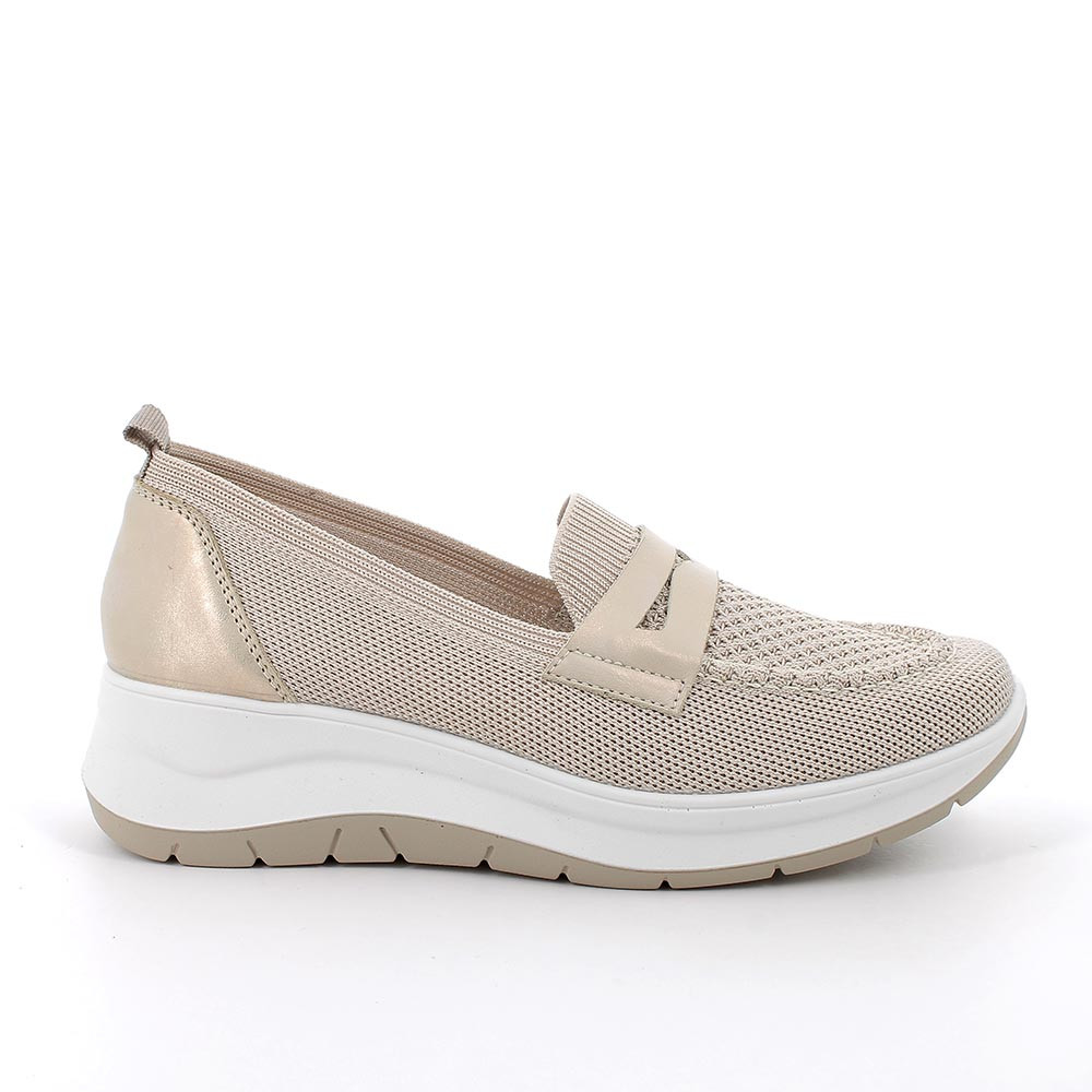 Mocasín de cuña para mujer beige con elástico