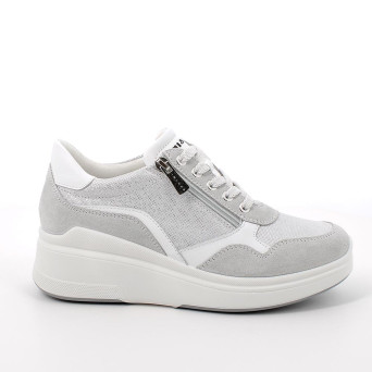 DAME SNEAKER MIT KEILABSATZ WEISS UND SILBER MIT ZIP DAME SNEAKER MIT KEILABSATZ WEISS UND SILBER MIT ZIP