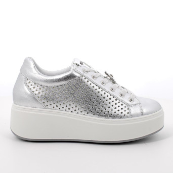 DAME SNEAKER MIT KEILABSATZ SILBER MIT SENKEL DAME SNEAKER MIT KEILABSATZ SILBER MIT SENKEL