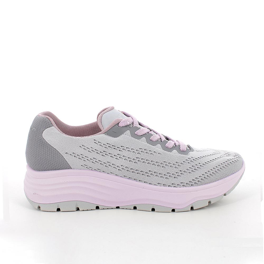 Deportivo con cuña para mujer gris con cordones
