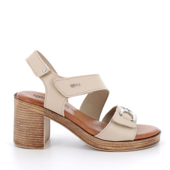 Sandale avec talon pour femme beige avec velcro Sandale avec talon pour femme beige avec velcro