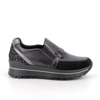 Slip on da donna nero con elastico Slip on da donna nero con elastico