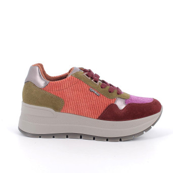 Женские кроссовки на танкетке на шнурках, бордовый Женские кроссовки на танкетке на шнурках, бордовый