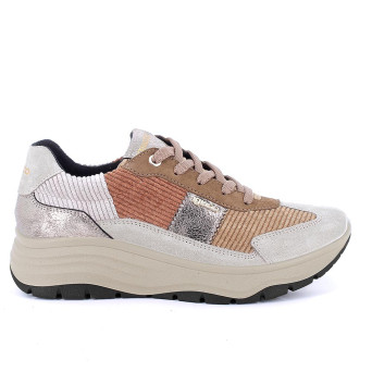 Deportivo con cuña para mujer beige con cordones Deportivo con cuña para mujer beige con cordones