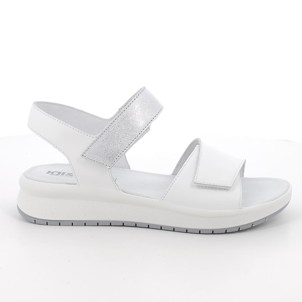 SANDALS FOR WOMAN  WHITE AND SILVER WITH VELCRO